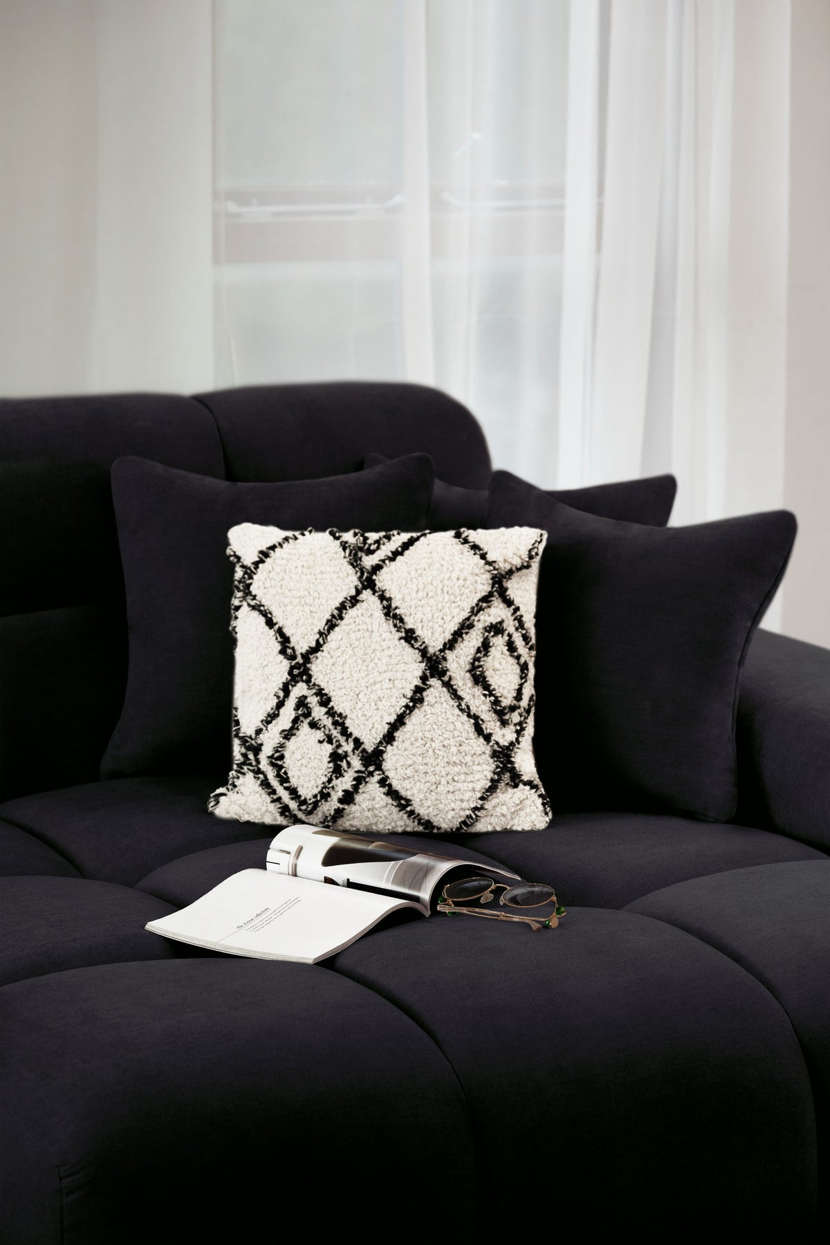 Jacob Sofa Black Left Hand Facing Corner